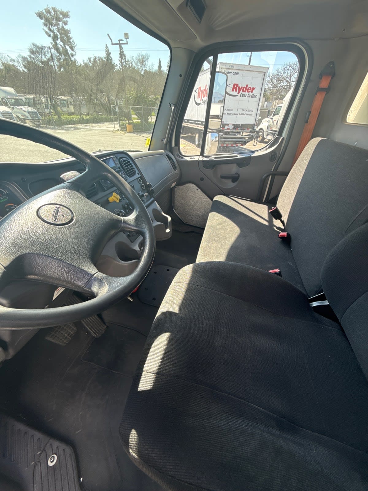 2019 Freightliner/Mercedes M2 106 815721