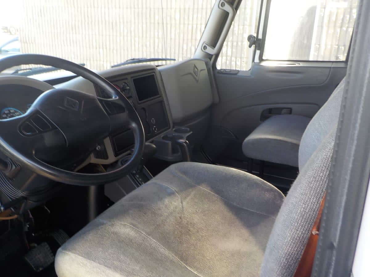 2019 Navistar International 4300 815742