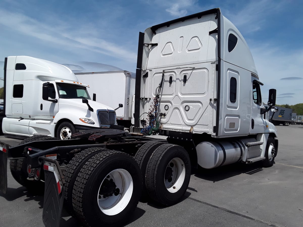 2019 Freightliner/Mercedes CASCADIA 125 815757