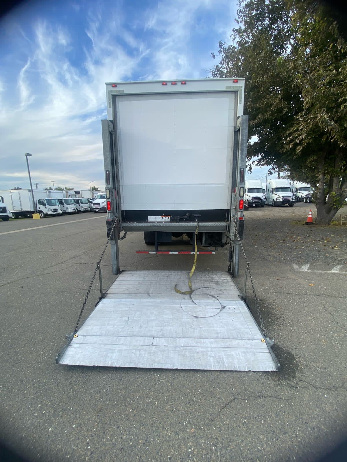 2019 Freightliner/Mercedes M2 106 815768