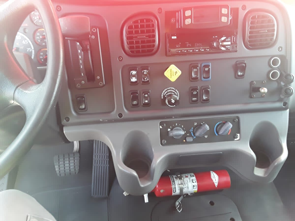 2019 Freightliner M2 106 819259