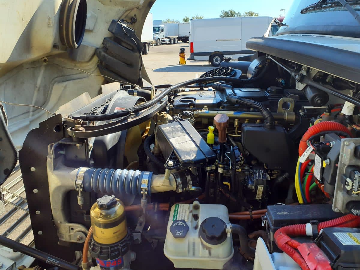 2019 Freightliner/Mercedes M2 106 819272