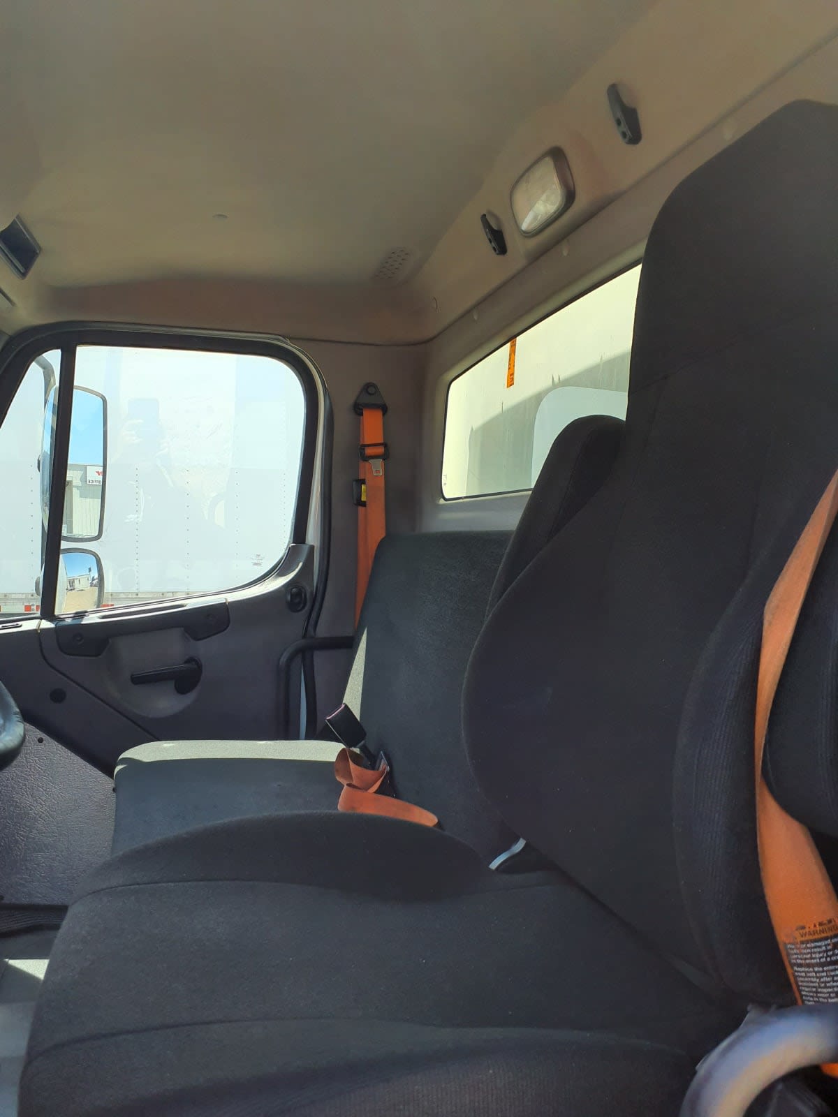 2019 Freightliner M2 106 819281