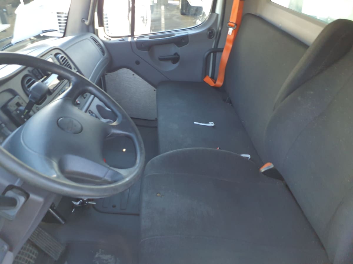 2019 Freightliner/Mercedes M2 106 819307