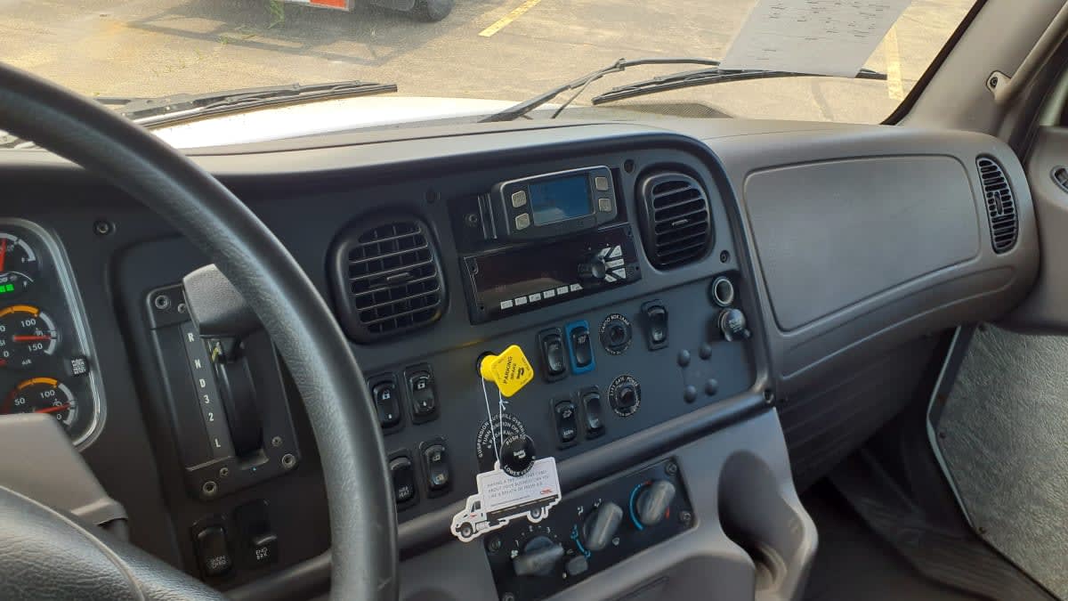 2019 Freightliner M2 106 in Bolingbrook, IL — photo 7