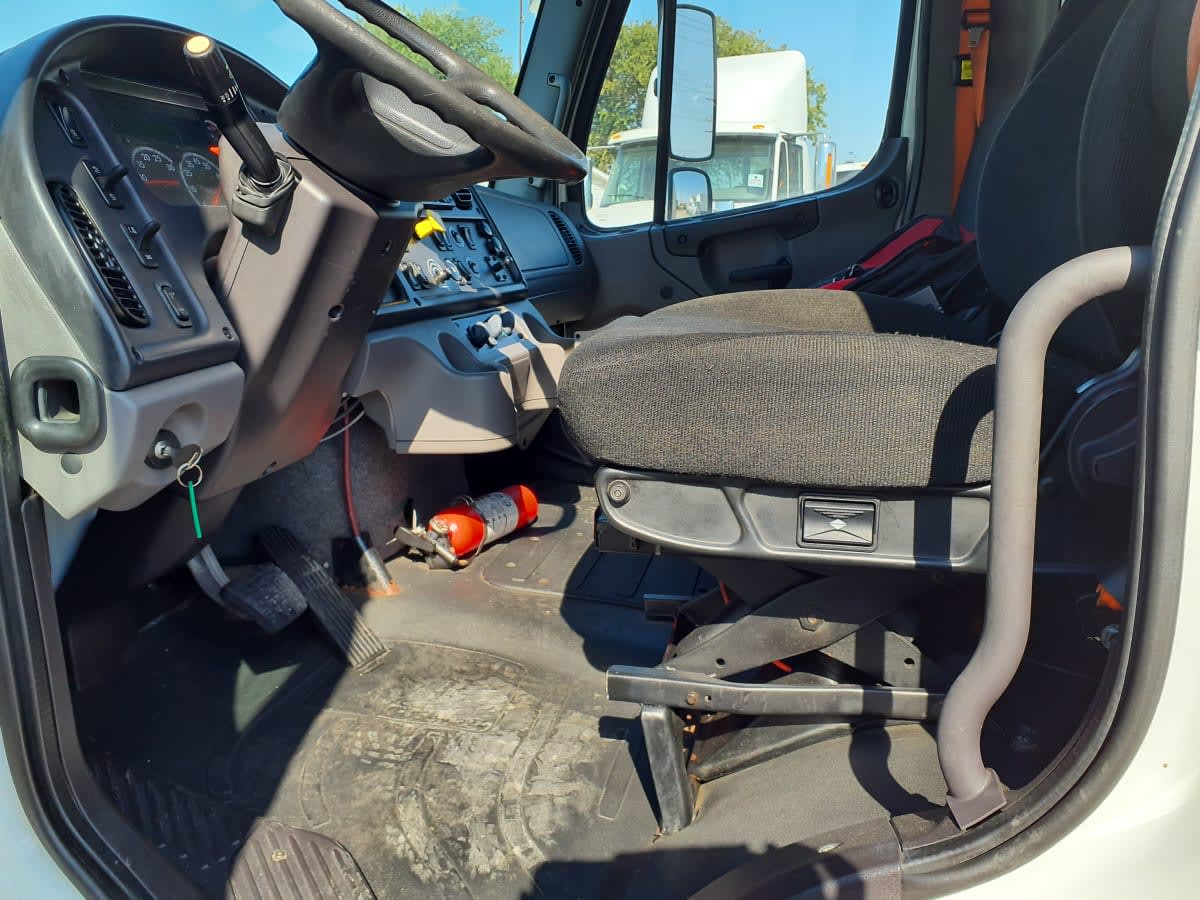 2019 Freightliner/Mercedes M2 106 819465