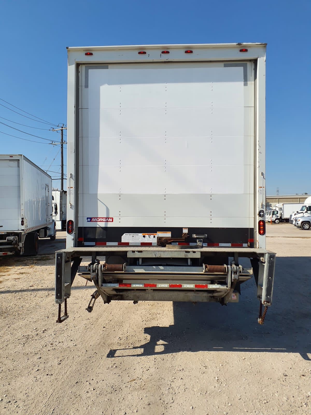 2019 Freightliner/Mercedes M2 106 819465