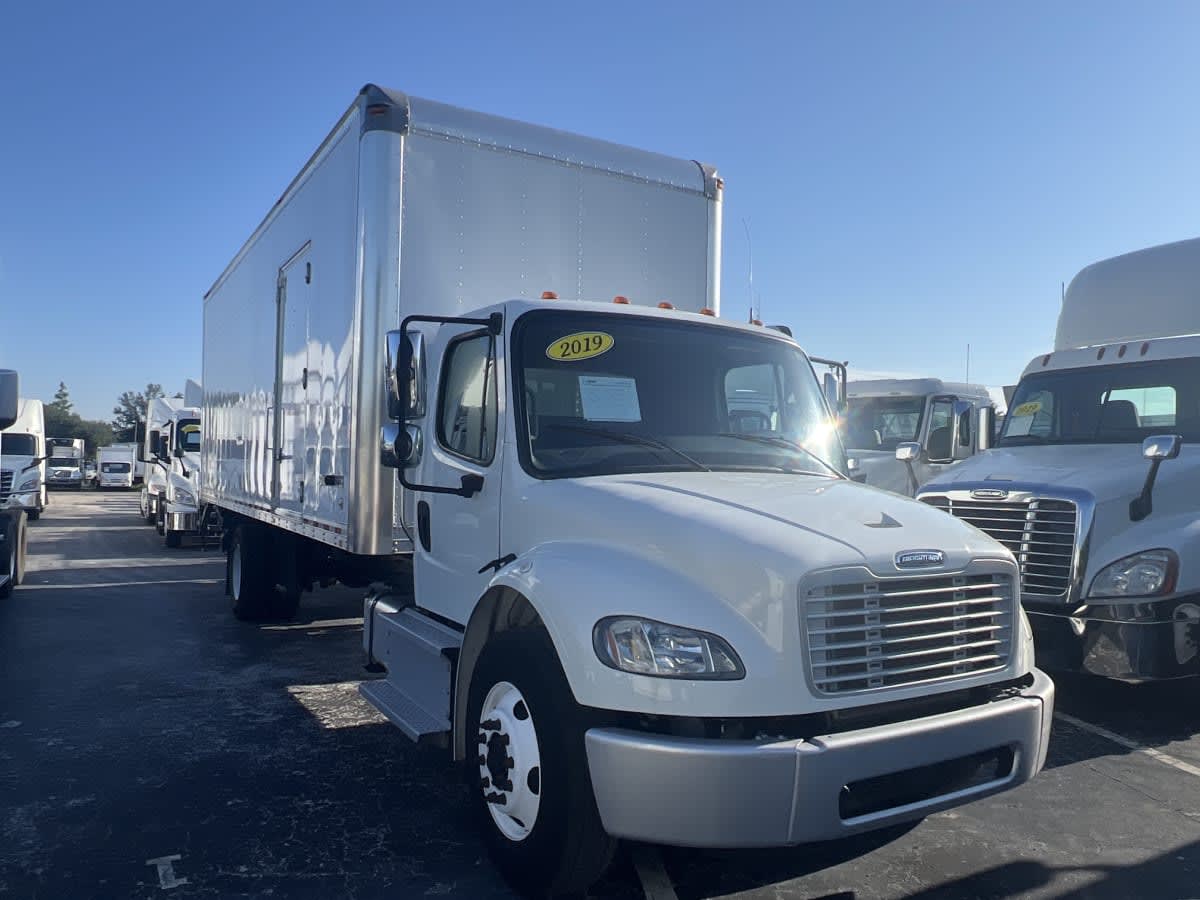 2019 Freightliner M2 106 819467