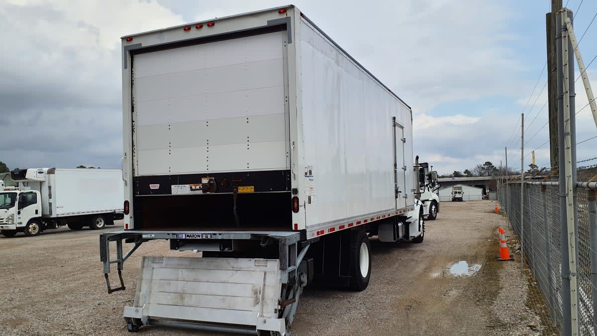 2019 Freightliner/Mercedes M2 106 819483