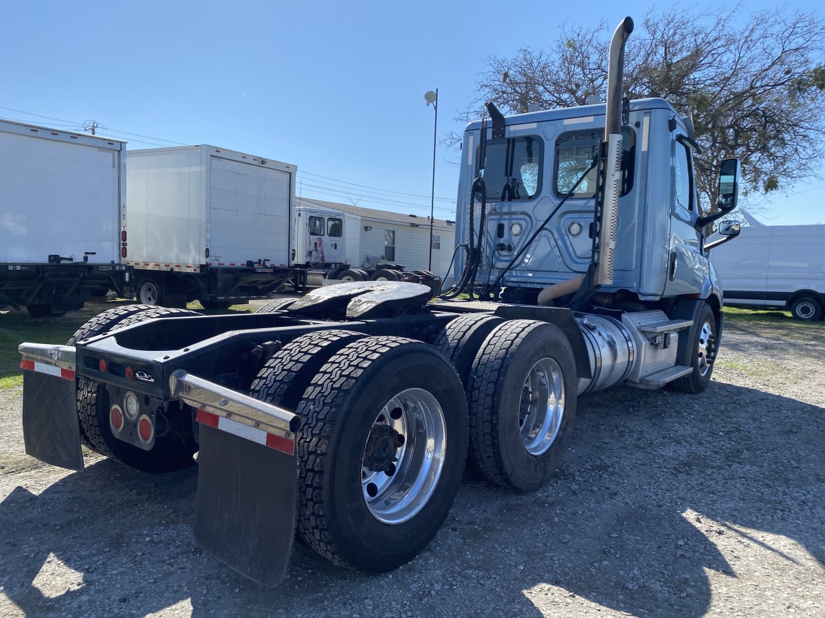 2019 Freightliner/Mercedes NEW CASCADIA 116 819521