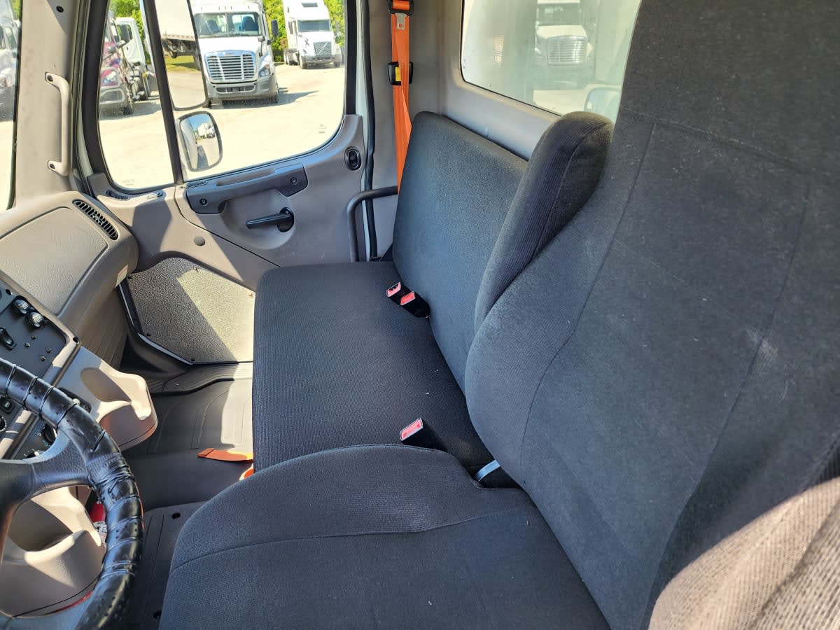 2019 Freightliner/Mercedes M2 106 819623