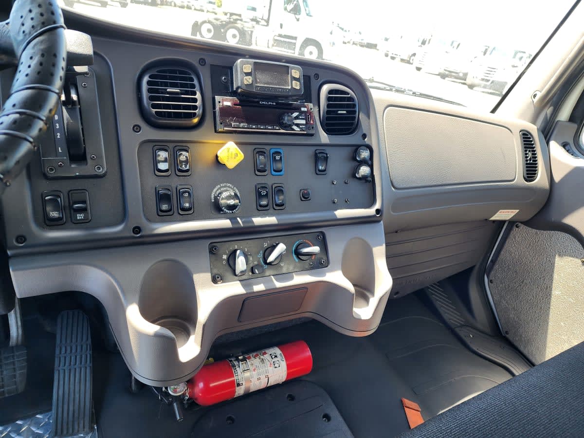 2019 Freightliner/Mercedes M2 106 819623