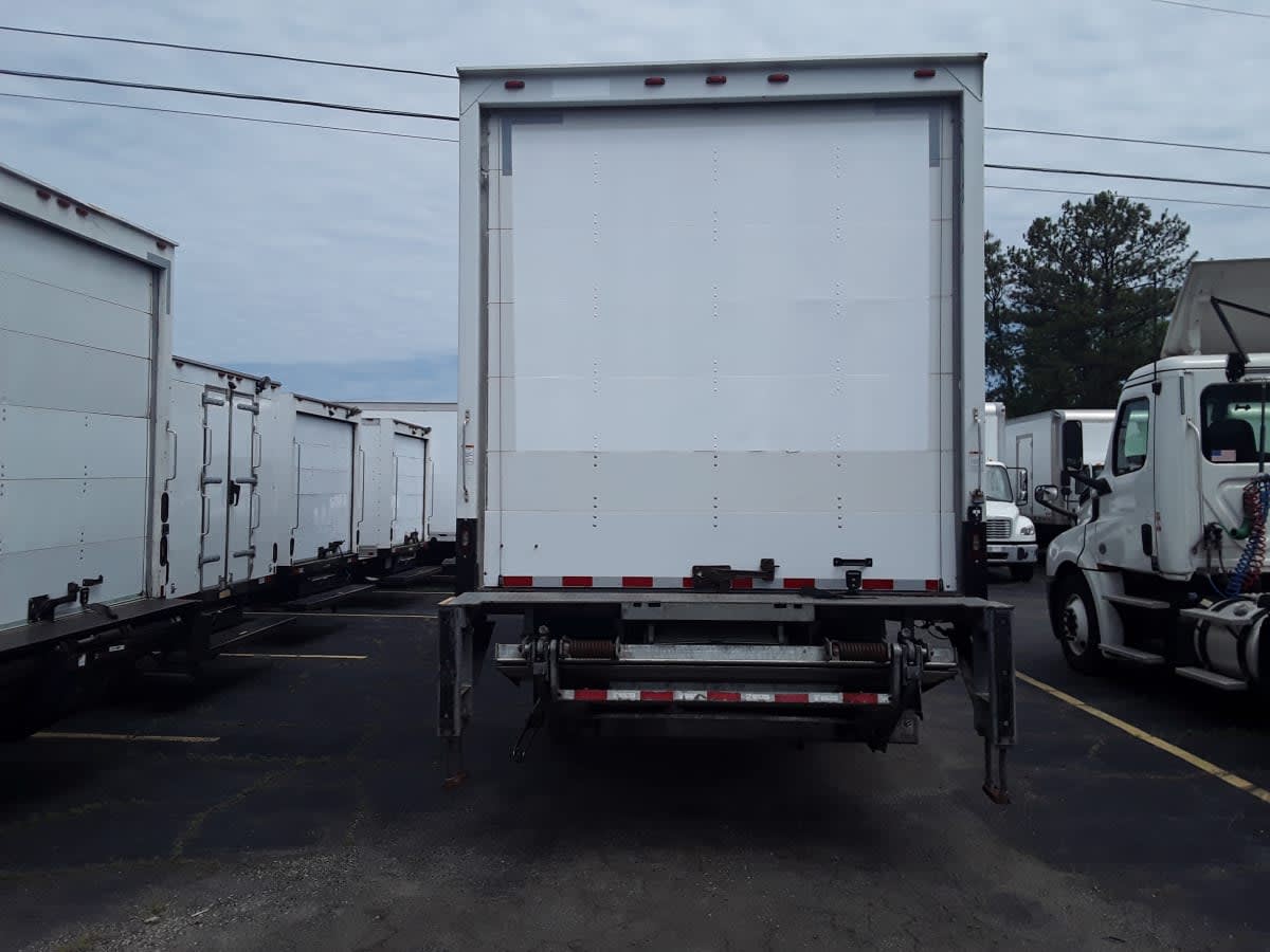 2019 Freightliner M2 106 819627