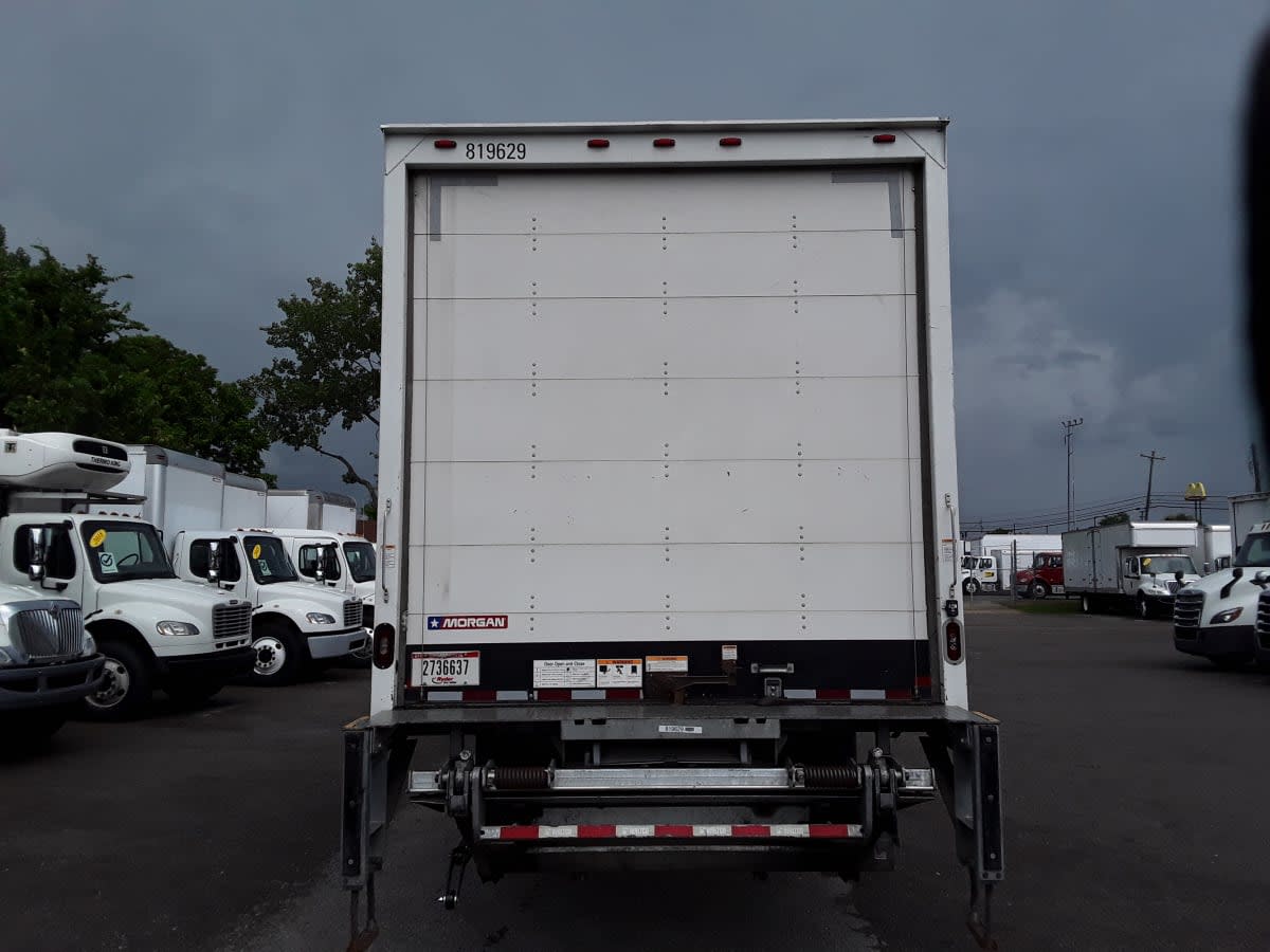 2019 Freightliner M2 106 819629