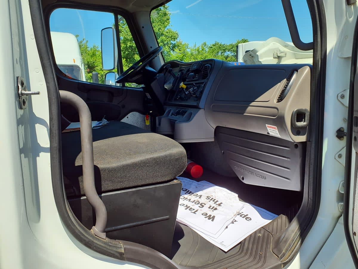 2019 Freightliner/Mercedes M2 106 819663