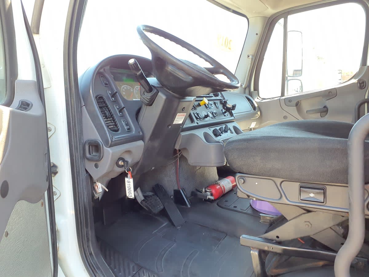 2019 Freightliner/Mercedes M2 106 819663
