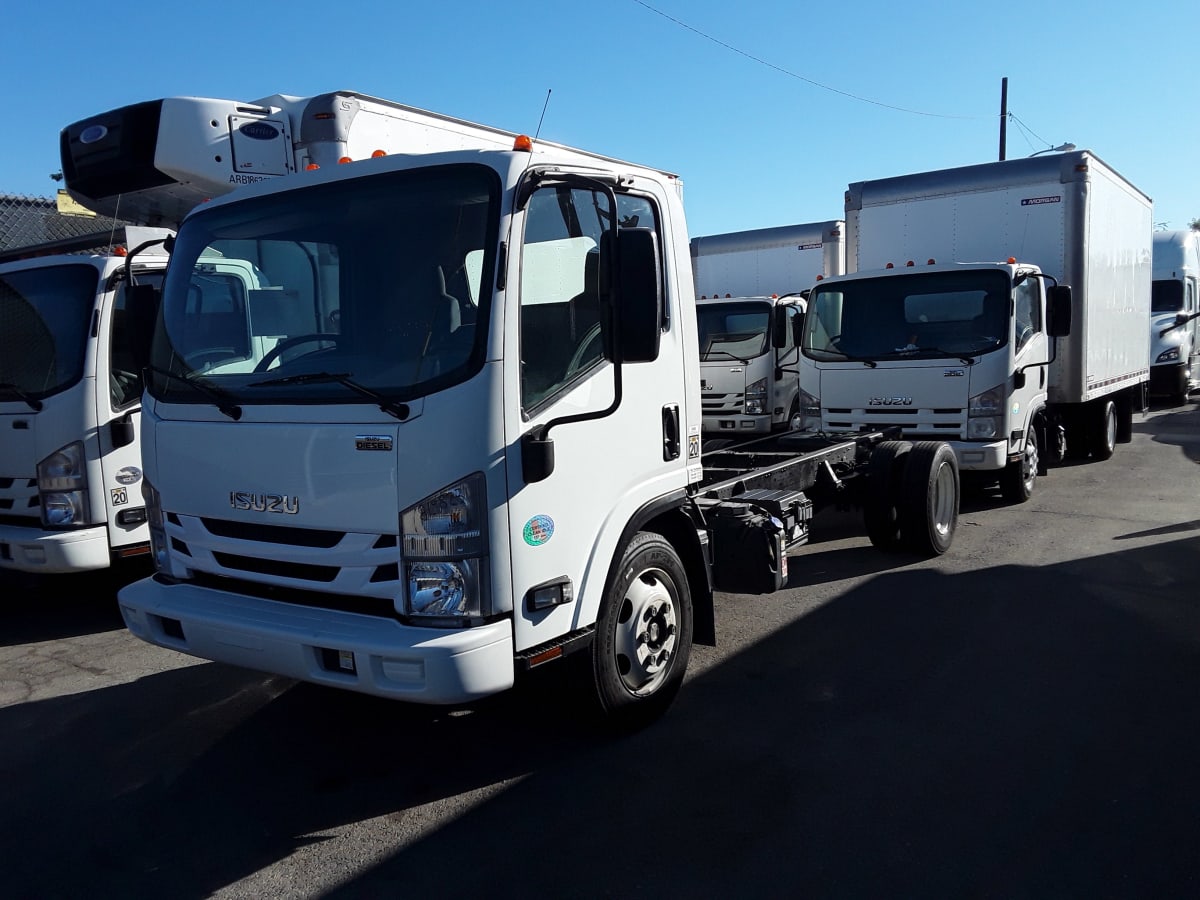 2019 Isuzu NRR 819823