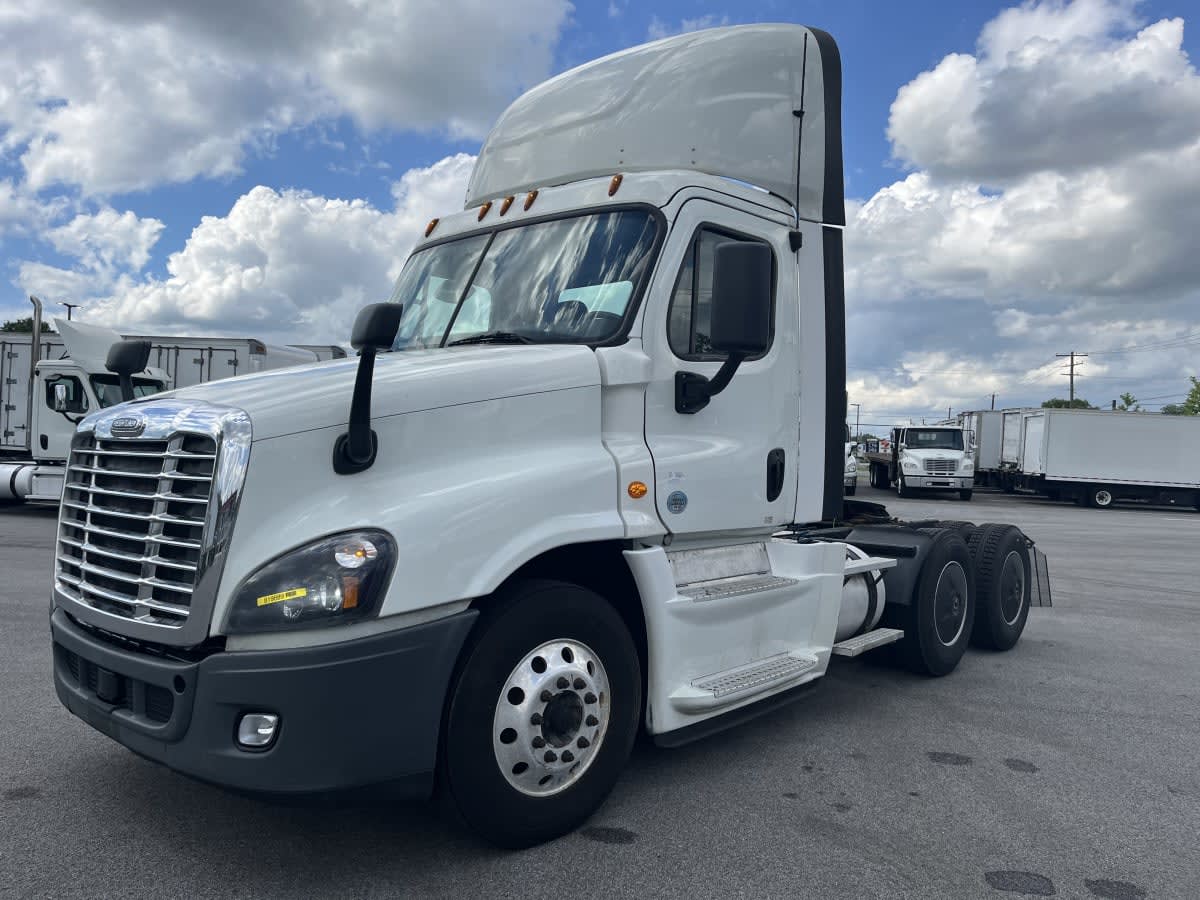 2019 Freightliner - image 1
