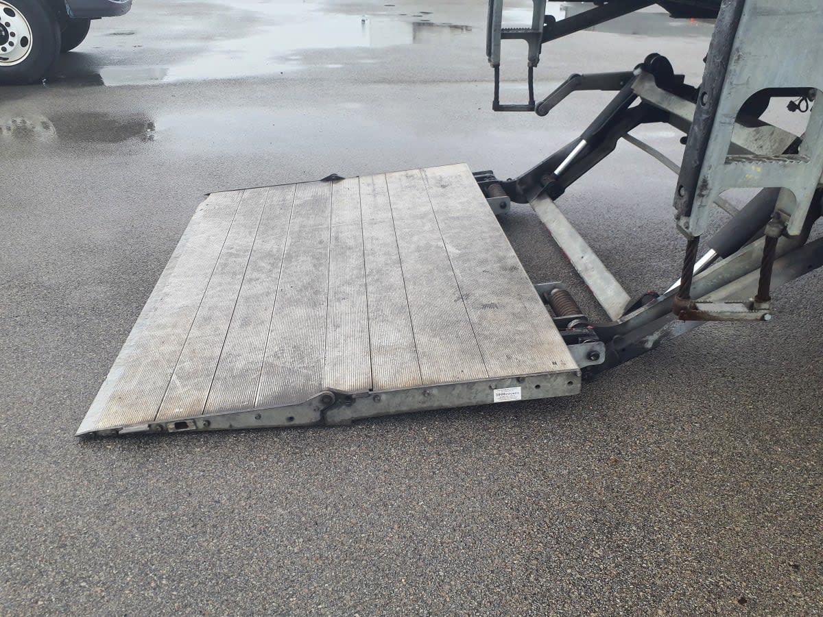 2019 Freightliner/Mercedes M2 106 819901