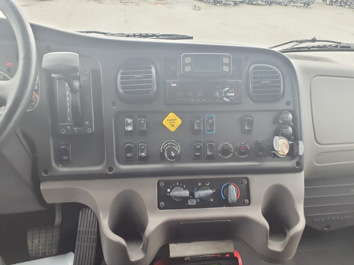 2019 Freightliner/Mercedes M2 106 819901