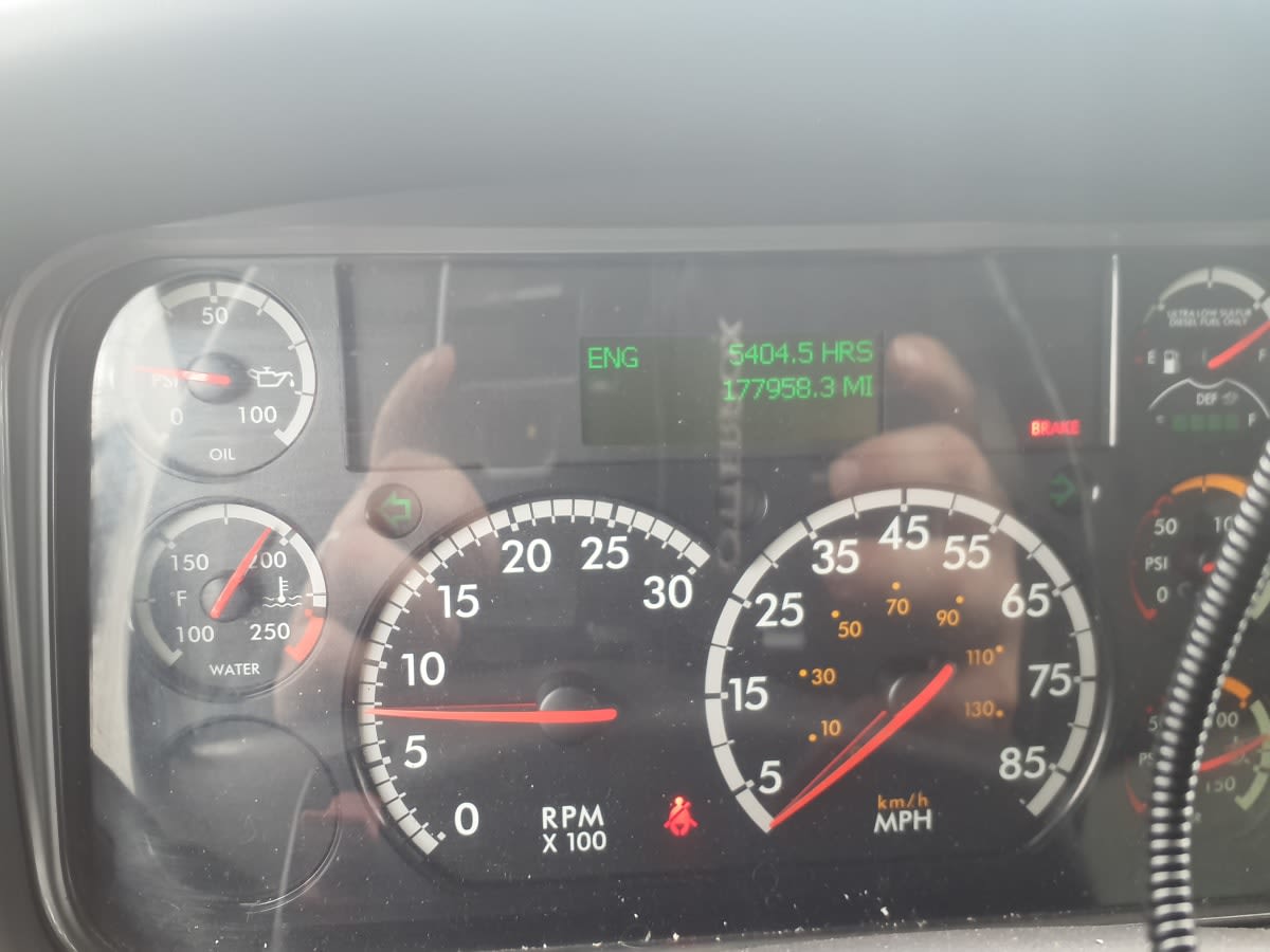 2019 Freightliner/Mercedes M2 106 819901