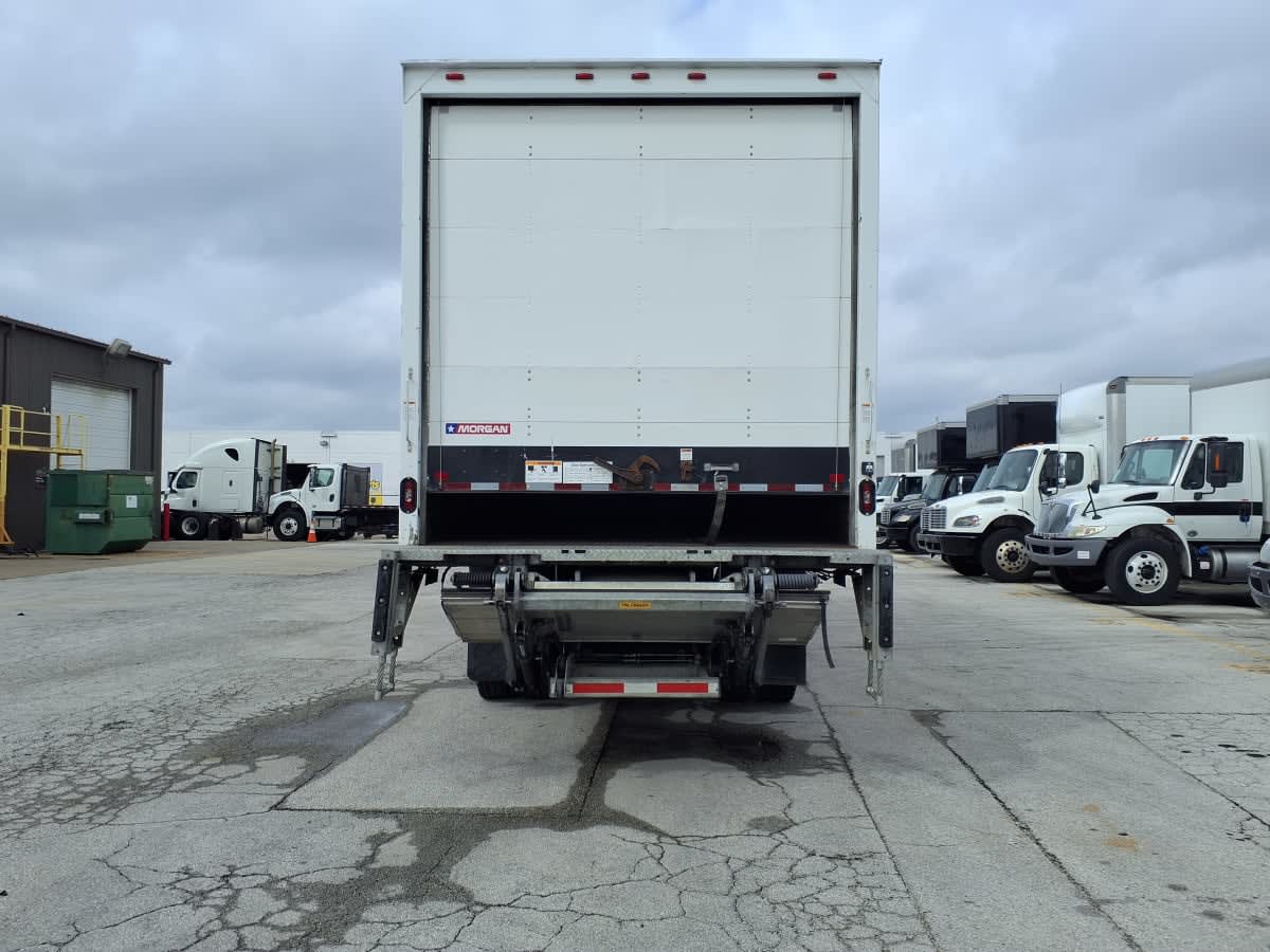 2019 Freightliner/Mercedes M2 106 820001