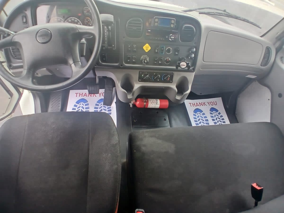 2019 Freightliner/Mercedes M2 106 820014