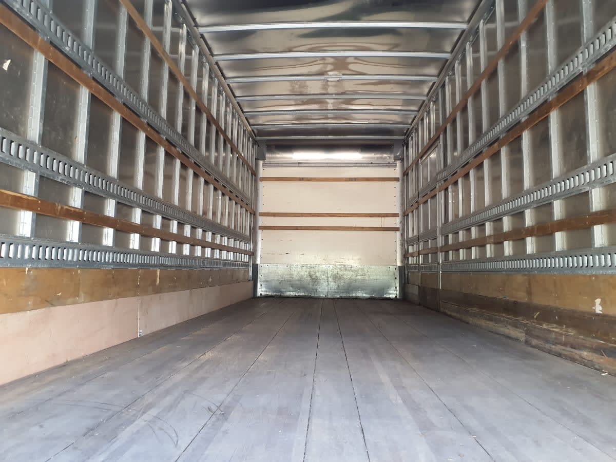 2019 Freightliner M2 106 820028