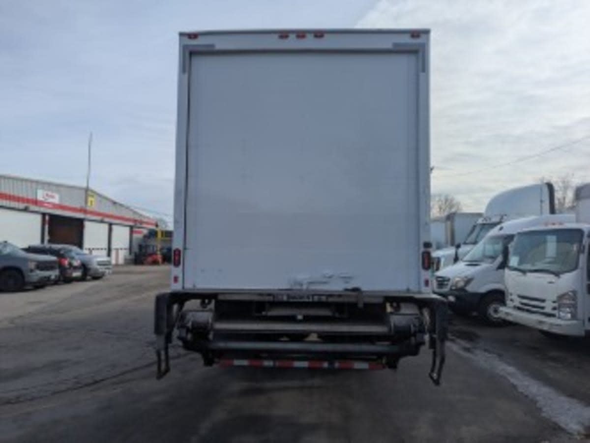 2019 Freightliner/Mercedes M2 106 820084