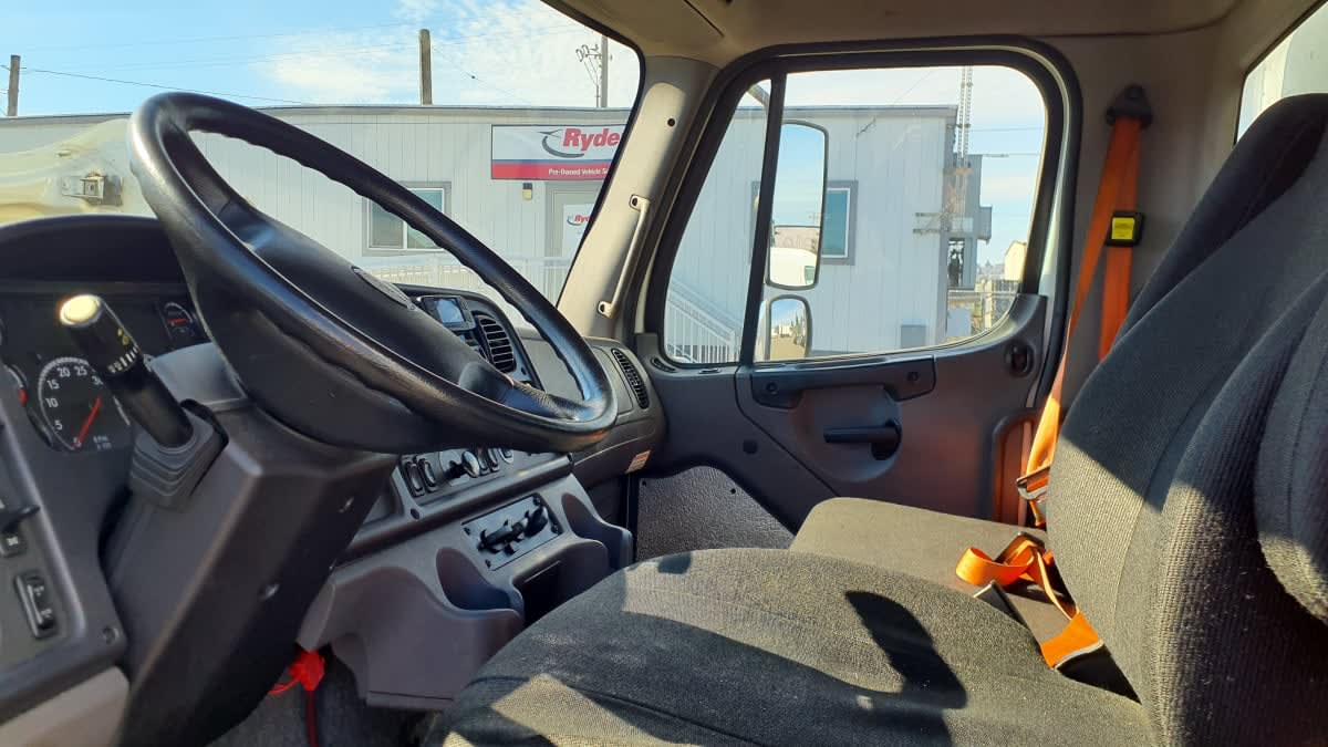 2019 Freightliner/Mercedes M2 106 820121
