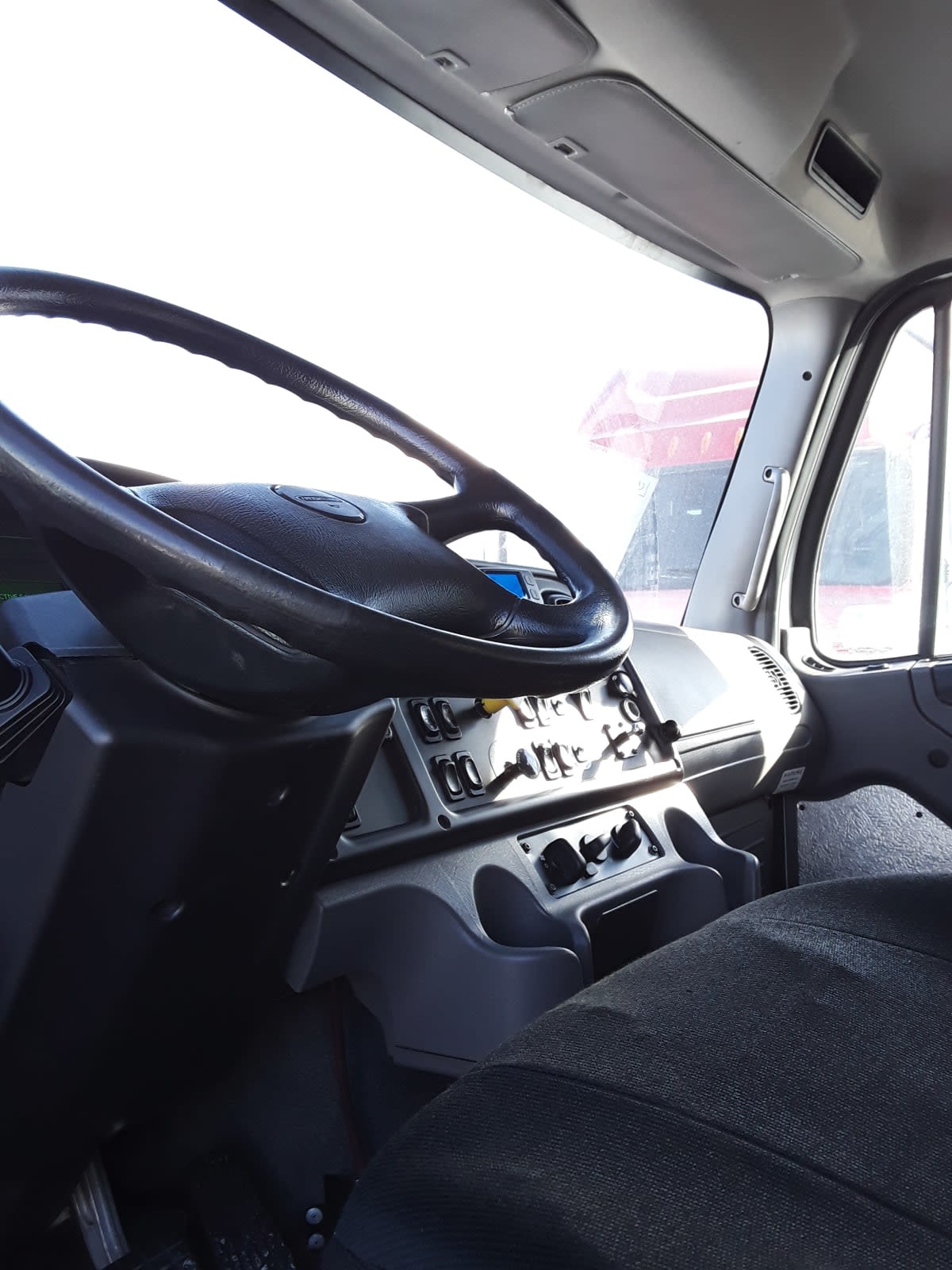 2019 Freightliner/Mercedes M2 106 820125