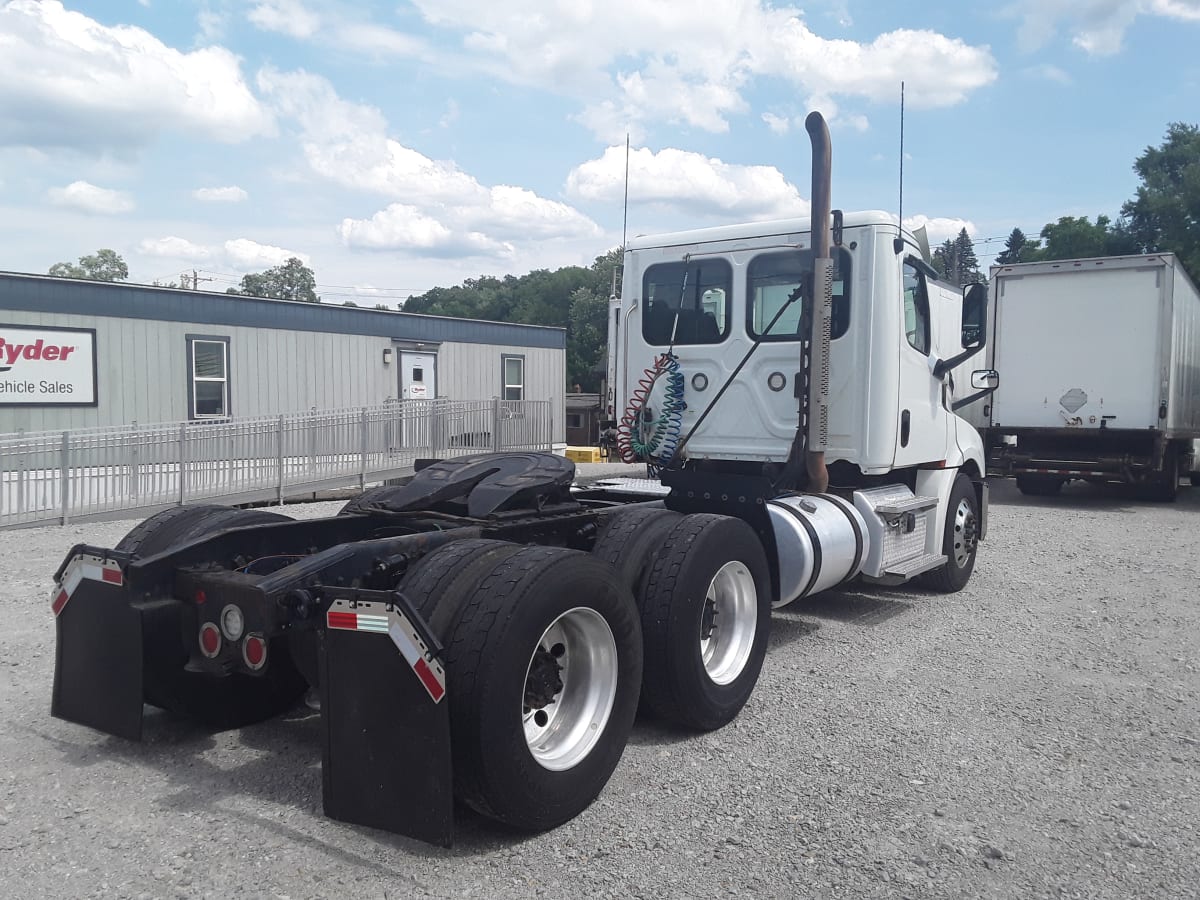 2019 Freightliner/Mercedes NEW CASCADIA PX12664 820227