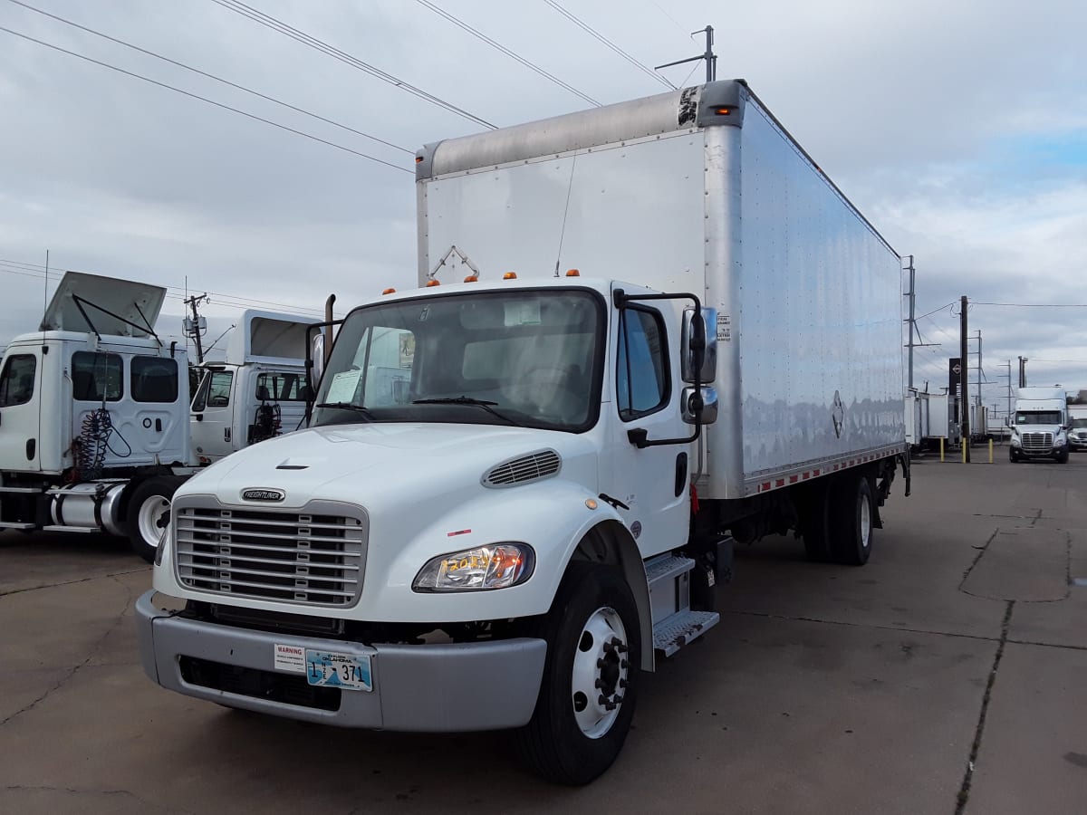 2019 Freightliner/Mercedes M2 106 820233