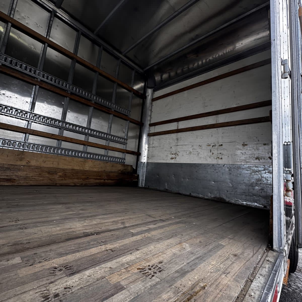 2019 Freightliner M2 106 820235