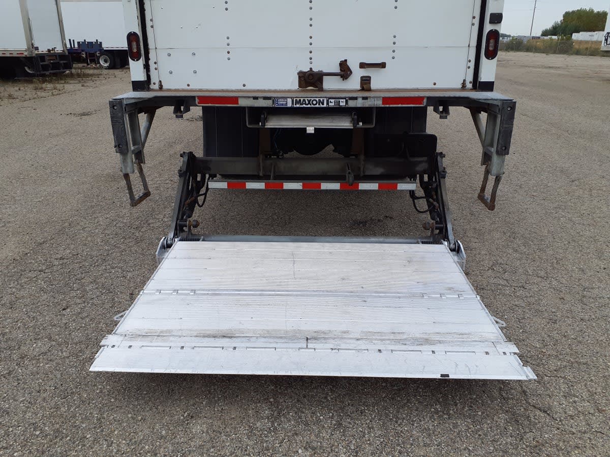 2019 Freightliner/Mercedes M2 106 820260