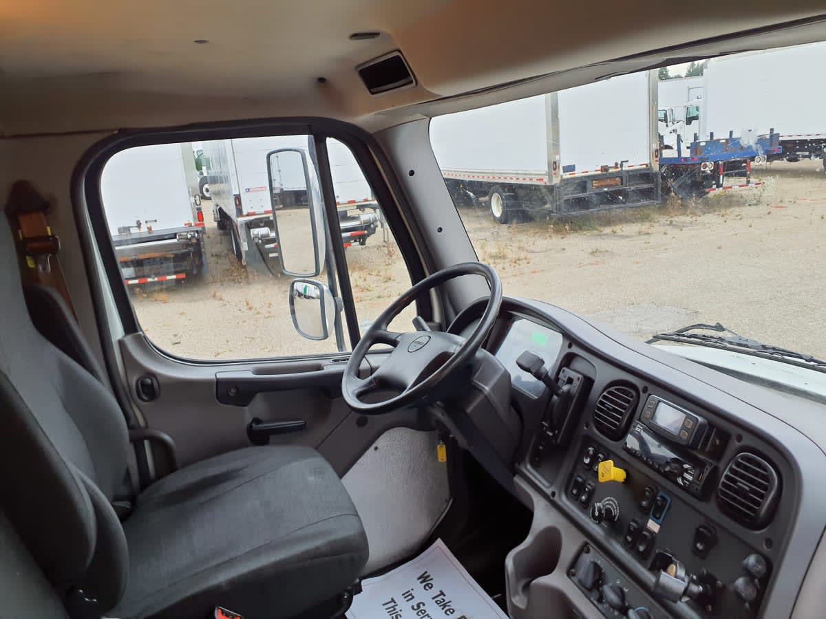 2019 Freightliner/Mercedes M2 106 820260