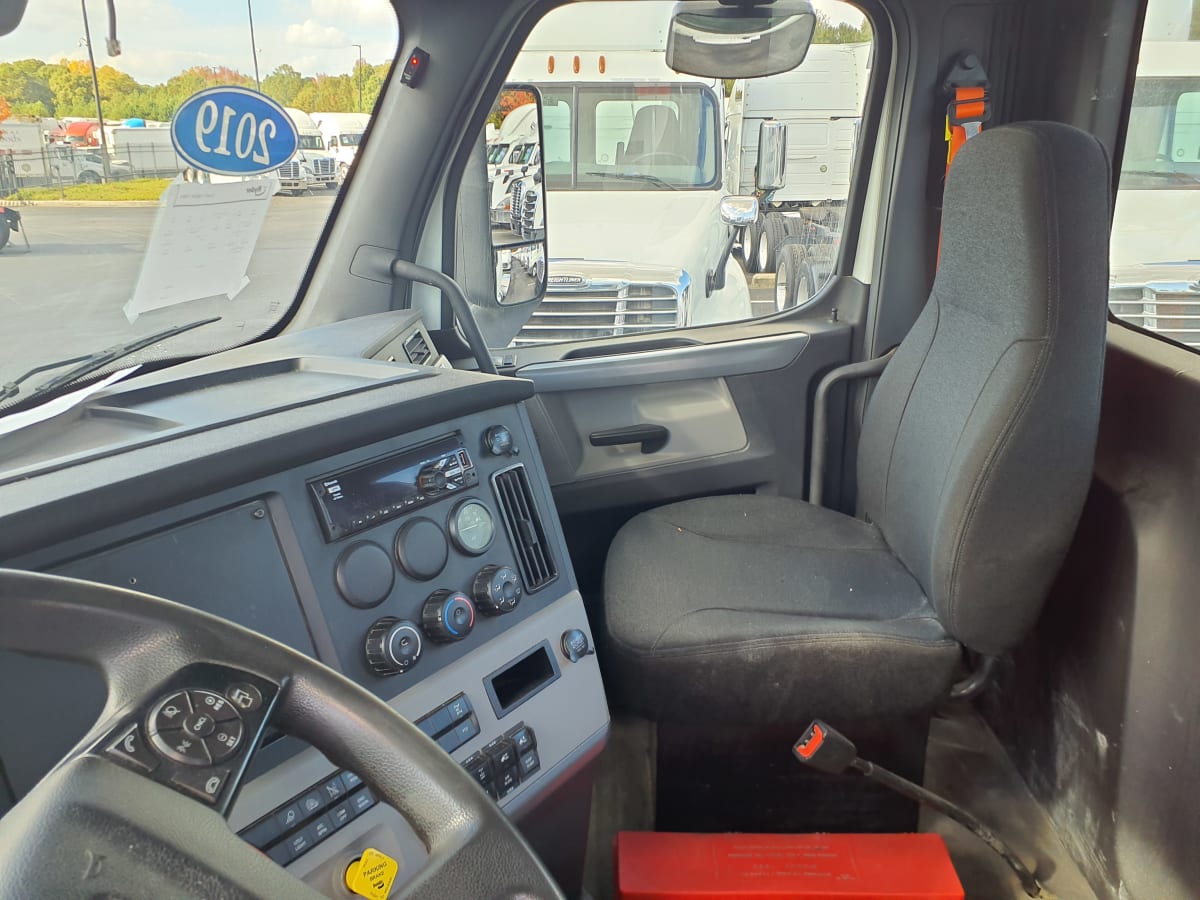 2019 Freightliner/Mercedes NEW CASCADIA PX12664 820289