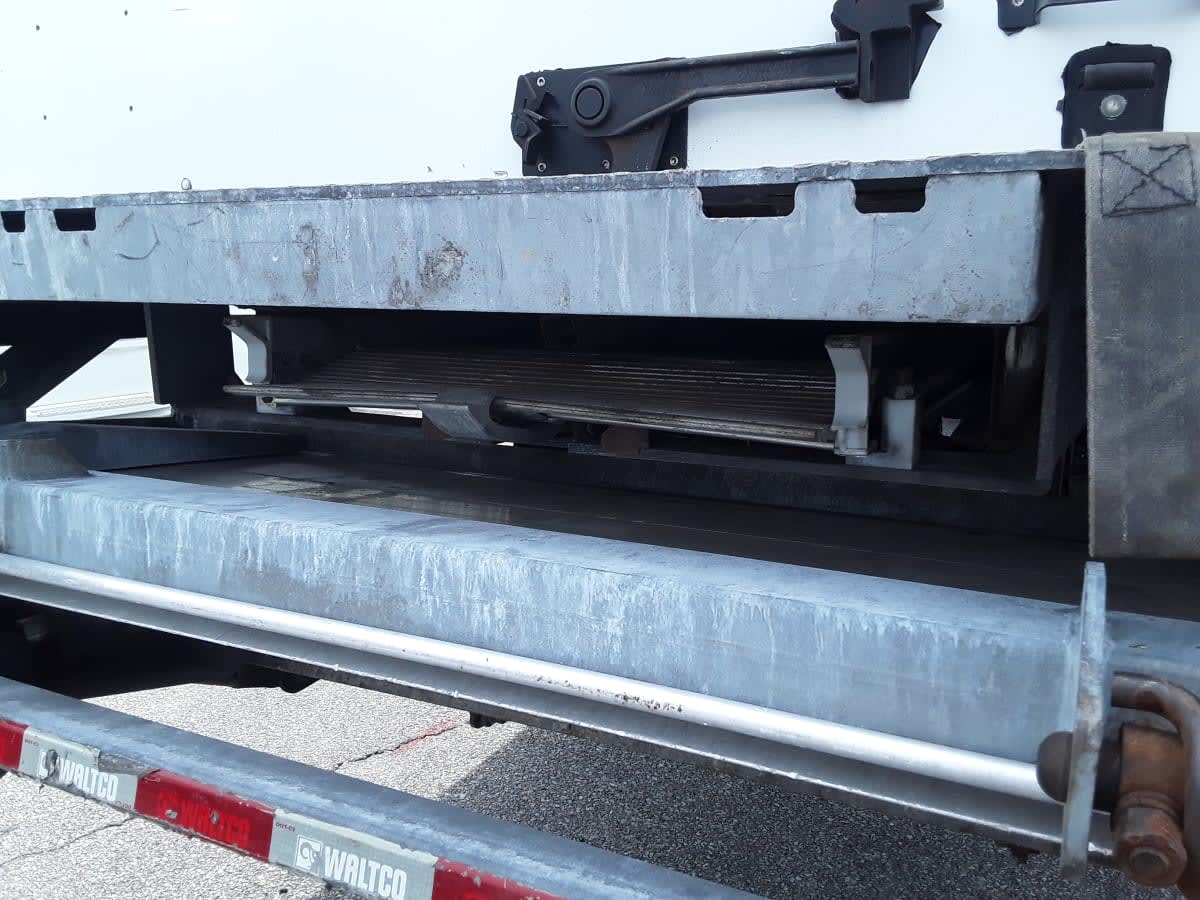 2019 Freightliner/Mercedes M2 106 820301