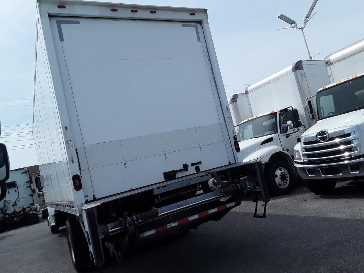 2019 Freightliner/Mercedes M2 106 820301