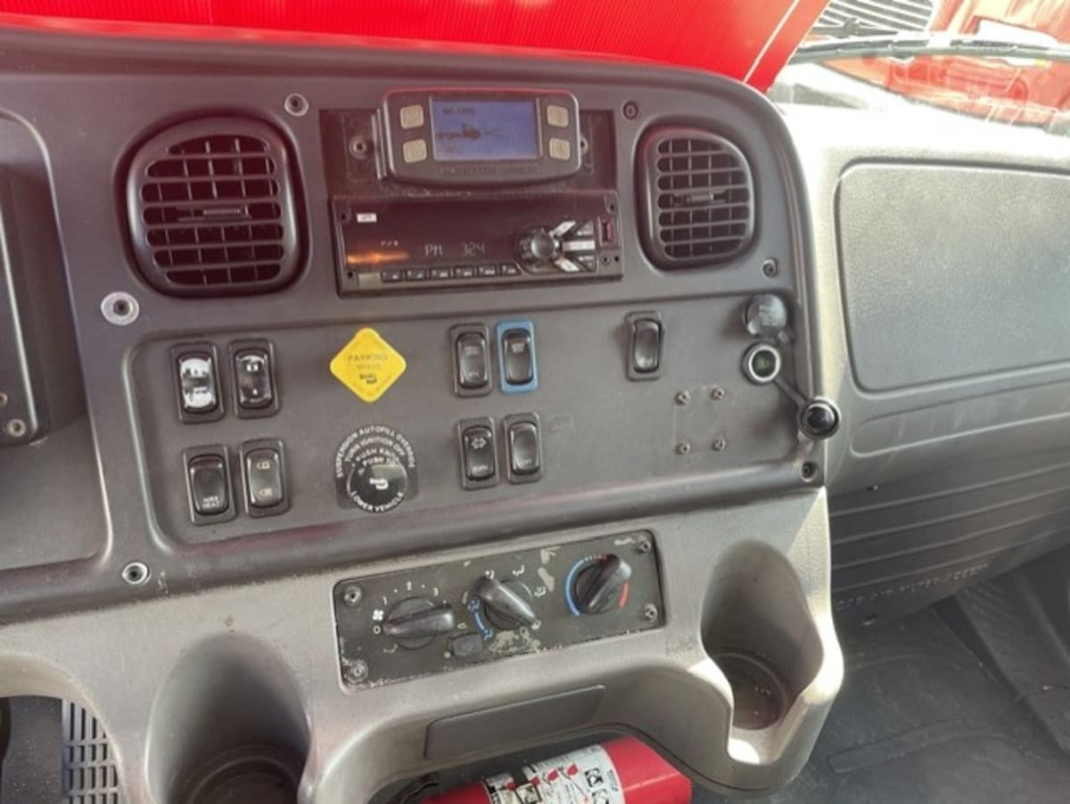 2019 Freightliner/Mercedes M2 106 820467