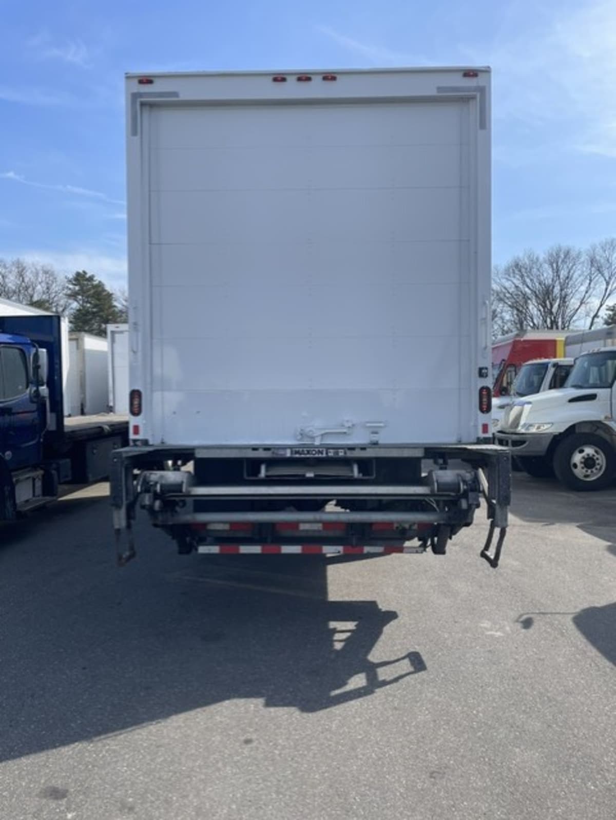 2019 Freightliner/Mercedes M2 106 820467