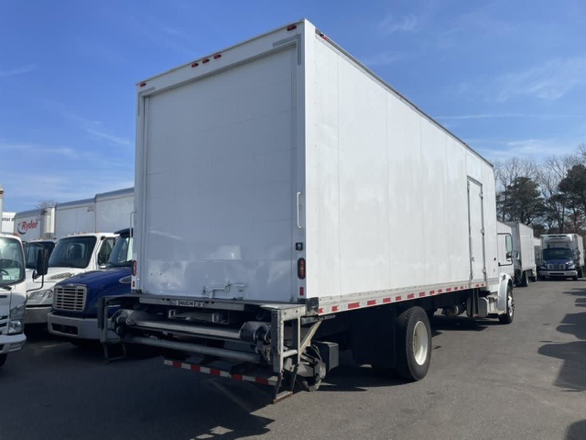 2019 Freightliner/Mercedes M2 106 820467