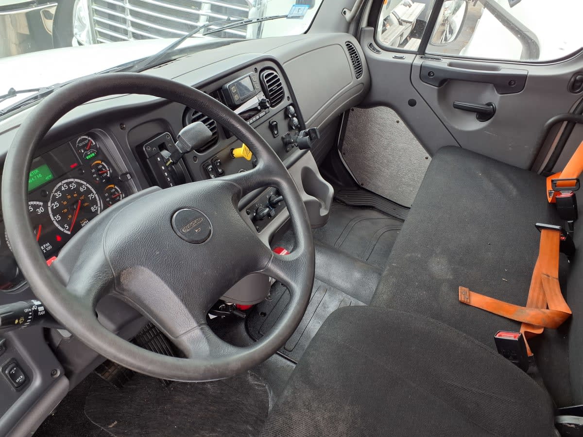 2019 Freightliner/Mercedes M2 106 820470