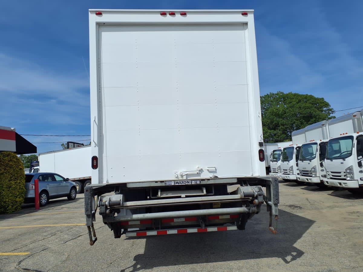 2019 Freightliner M2 106 820472