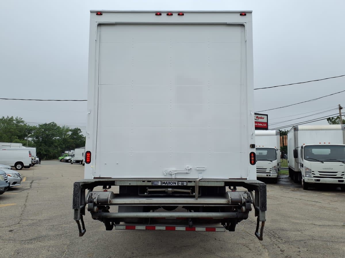 2019 Freightliner M2 106 820473