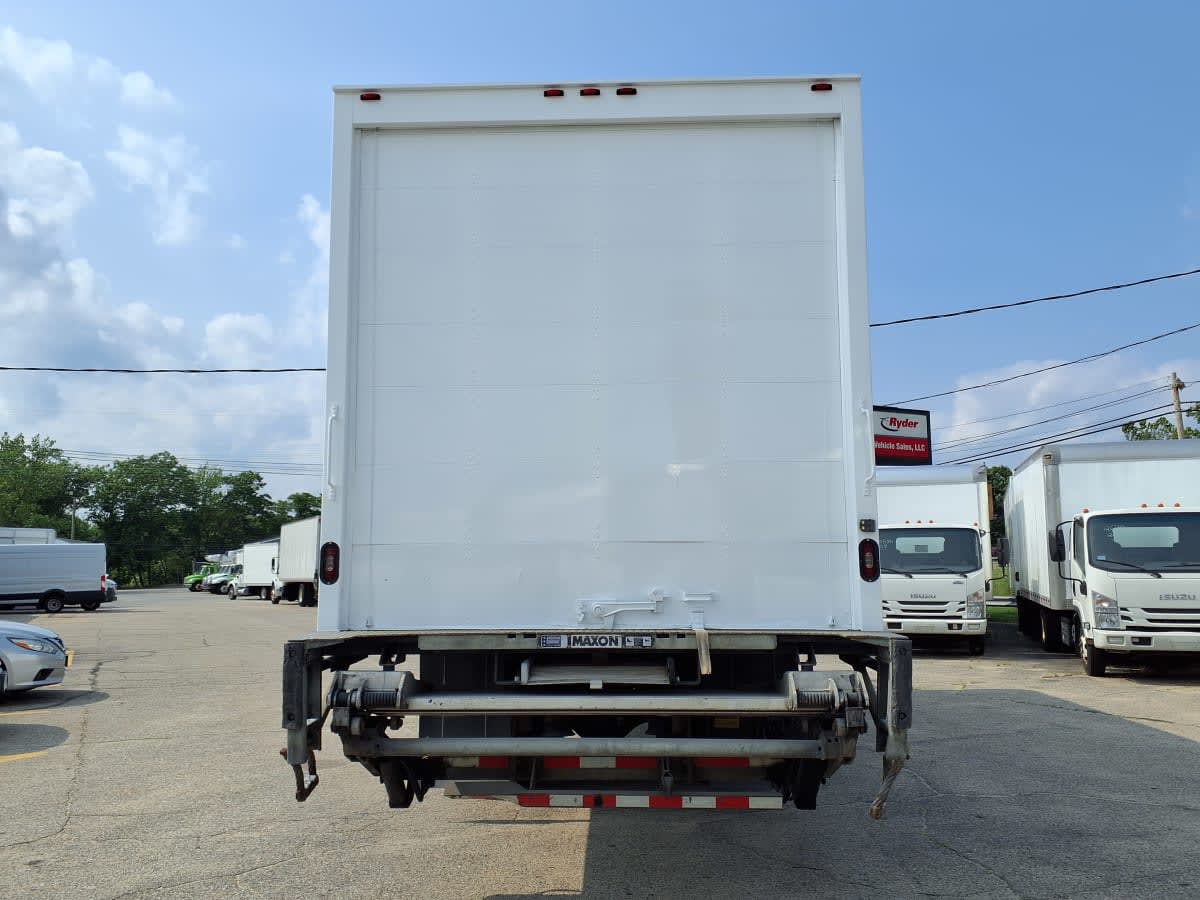 2019 Freightliner M2 106 820474