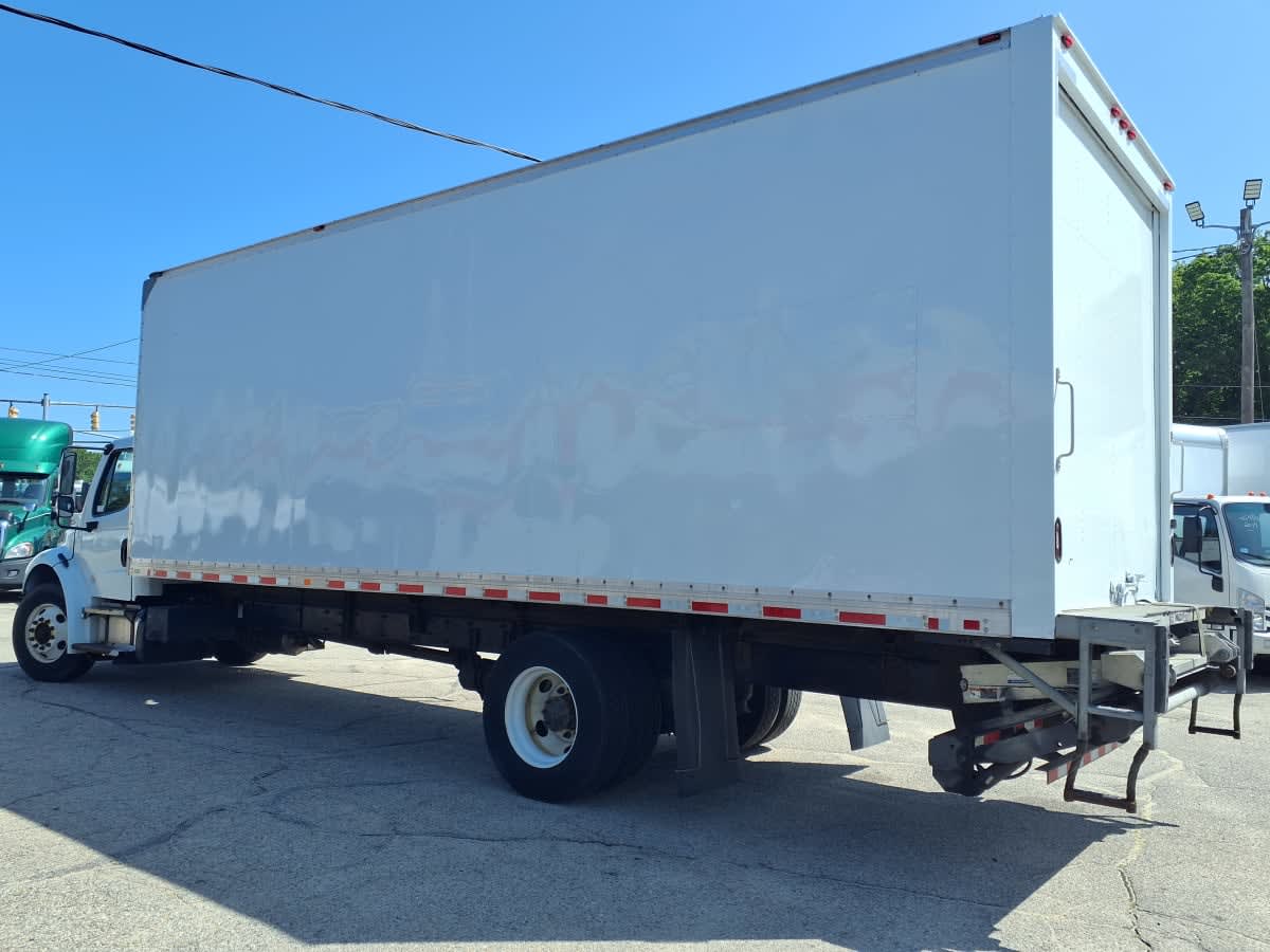 2019 Freightliner M2 106 820475
