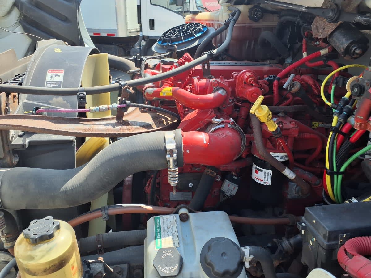2019 Freightliner M2 106 820475