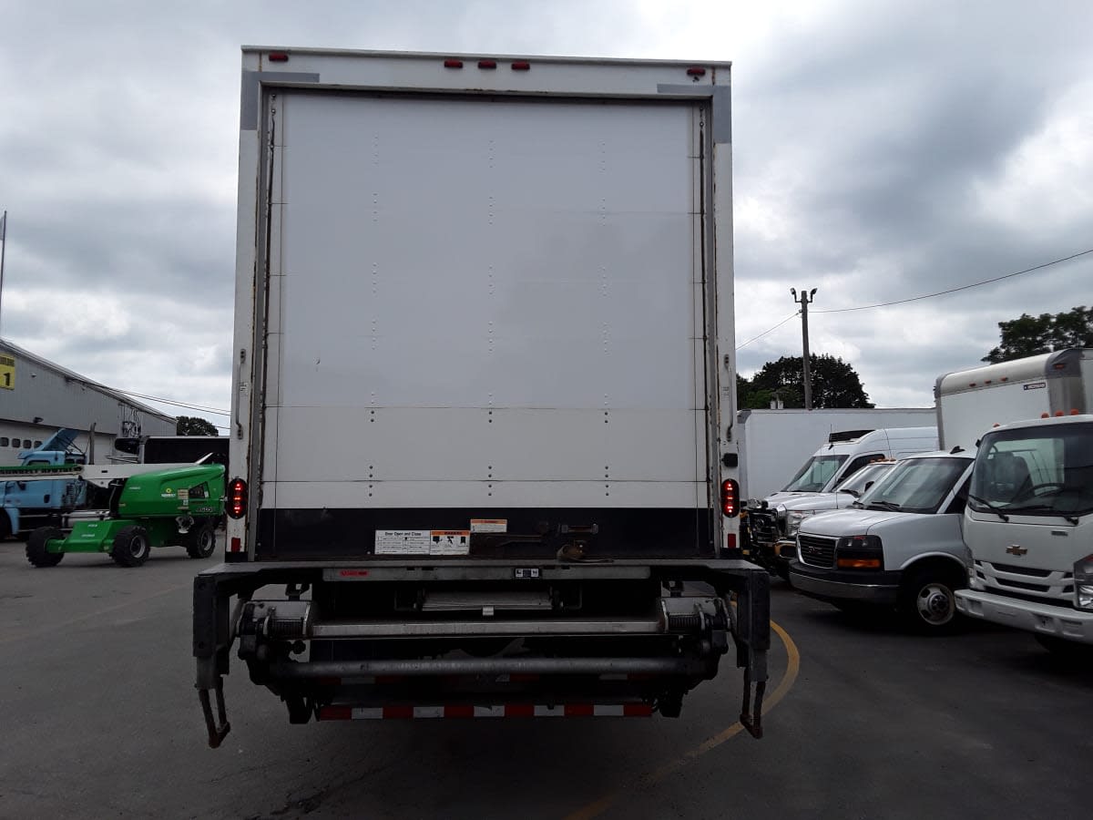 2019 Freightliner M2 106 820486