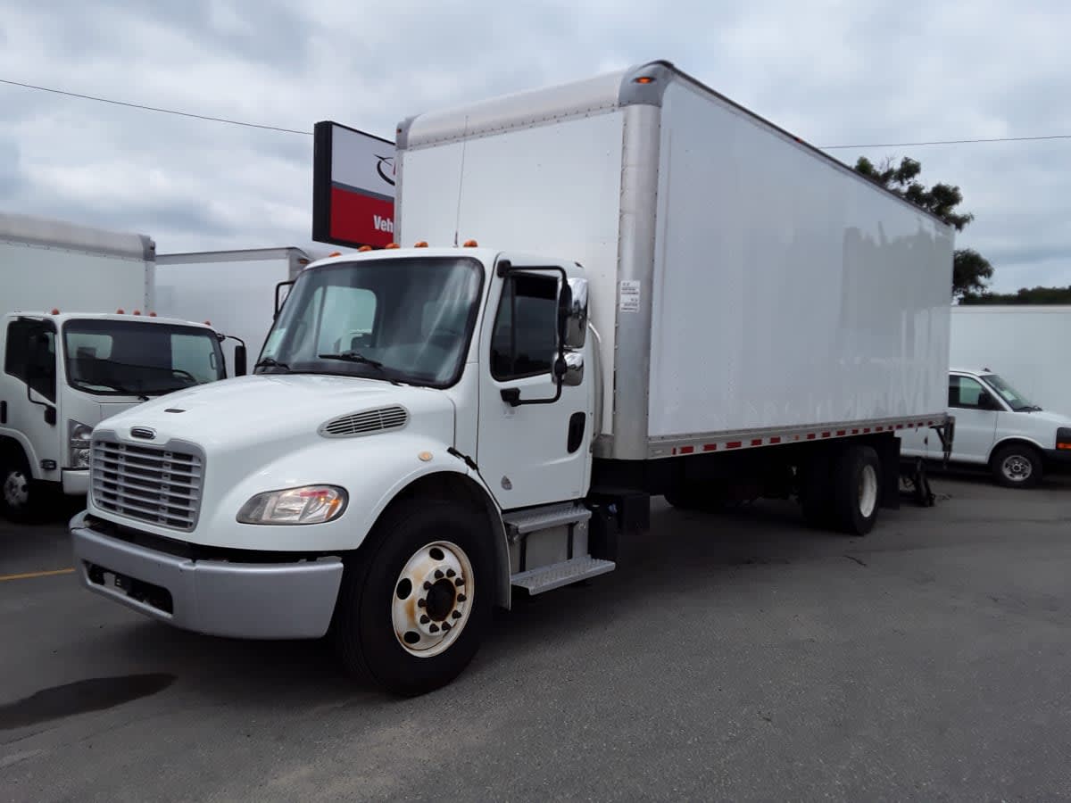 2019 Freightliner M2 106 820486